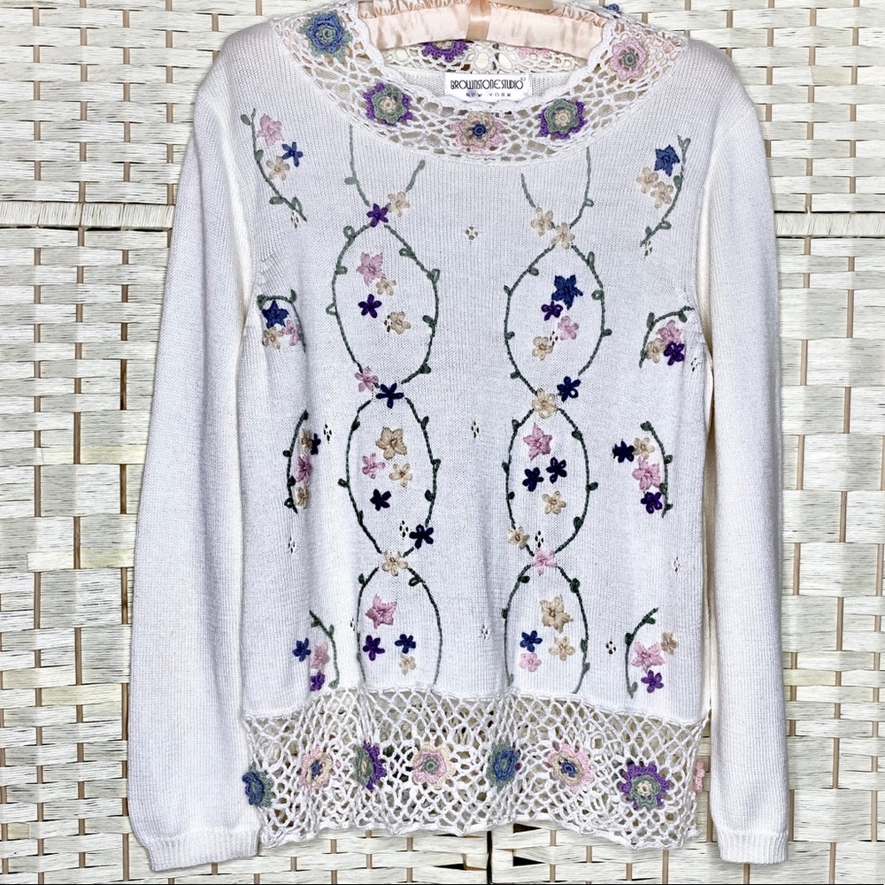 Brownstone Studio Sweater Womens Petite Small Pastel Crochet Roses & Embroidery.